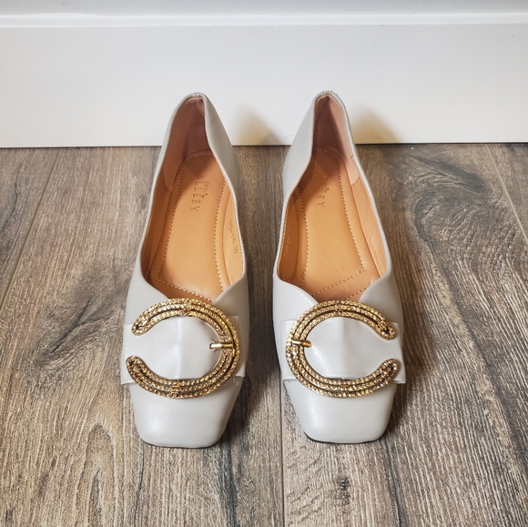 Grey Pumps with Gold Details - Picture 2 of 6